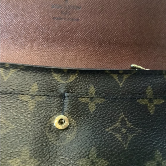 Authentic LV Sarah long wallet - Picture 4 of 10